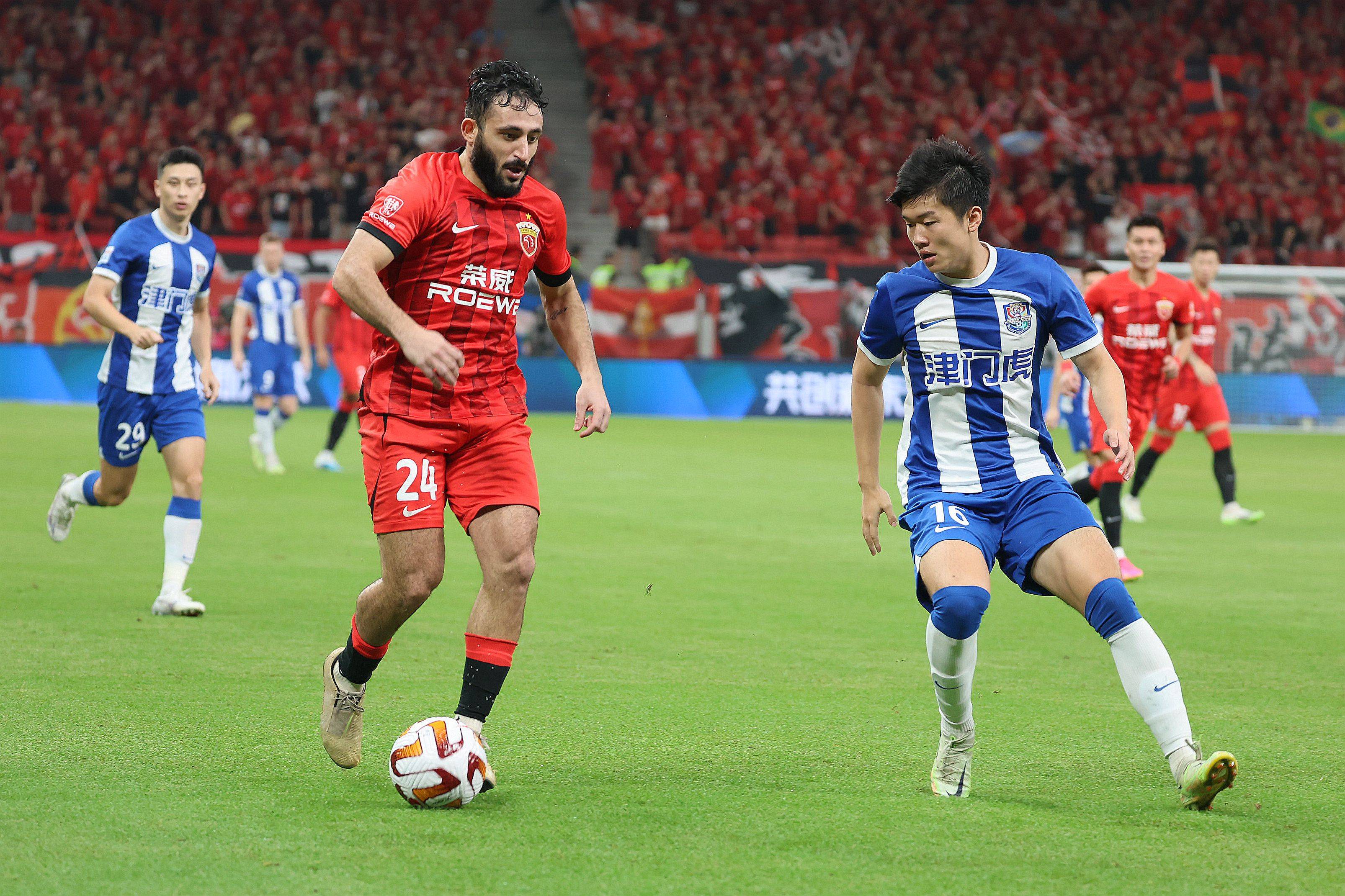 好博体育-一场4-0令8万球迷嗨翻了天！韩国球星进球，阿根廷铁帅跪地抱头(阿根廷70万球迷要求法国停止哭泣)